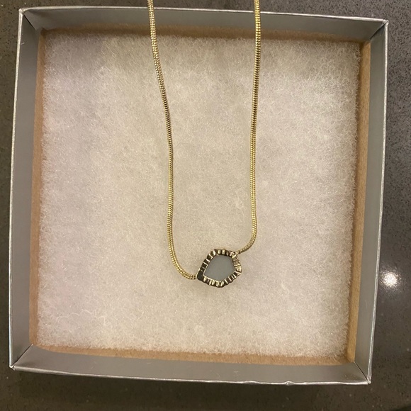 Kendra Scott Mara gold necklace in platinum drusy - Picture 2 of 4